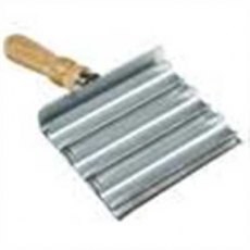 Lincoln Large Metal Curry Comb