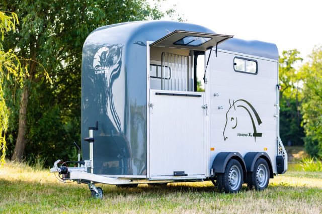 Cheval Liberte Touring Country XL with Tack Room Trailers Unicorn Saddlery